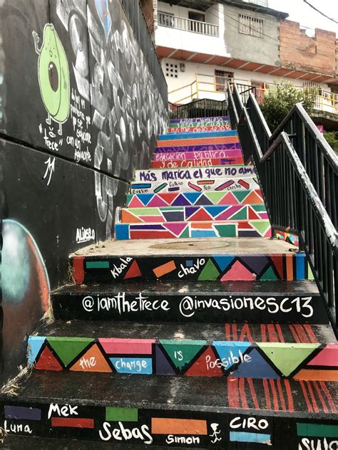 graffiti tour comuna 13|Iba pa.